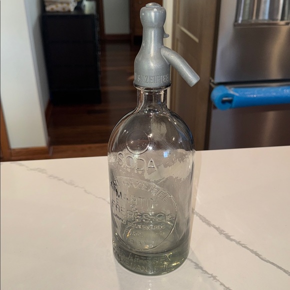 Martin & Freres Eau Gazeifiee -Paris 1931 Vintage Soda Bottle - - Picture 3 of 7